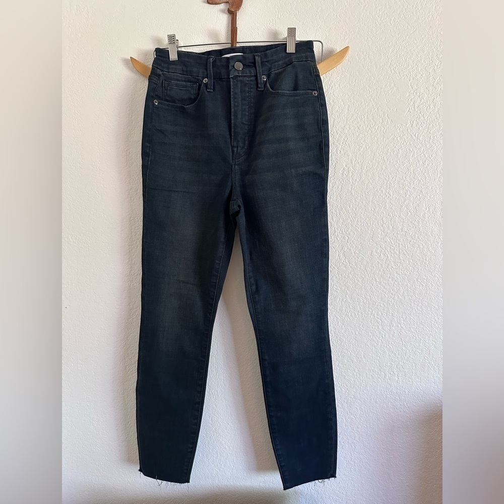 Good American Good Waist Cropped Raw Edge Jean in black - Size 4/27